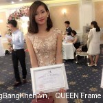 Khung bằng khen A4 màu Trắng viền Vàng rất đẹp và trang trọng